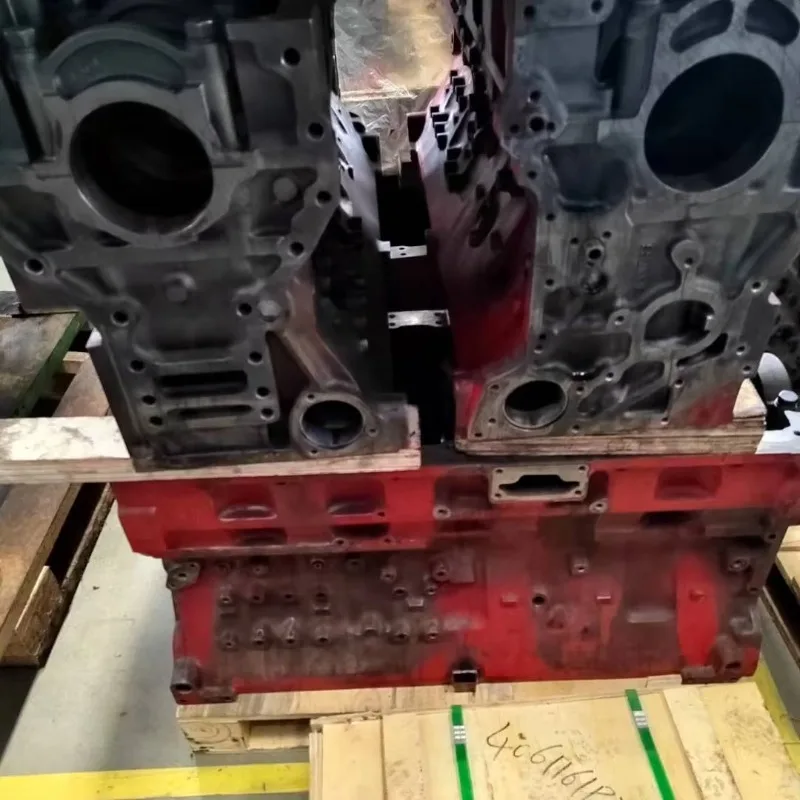 2026 ISM11 Cylinder Block, 95% New, Still Retains Original Paint, Suitable for a Variety of Construction Machinery