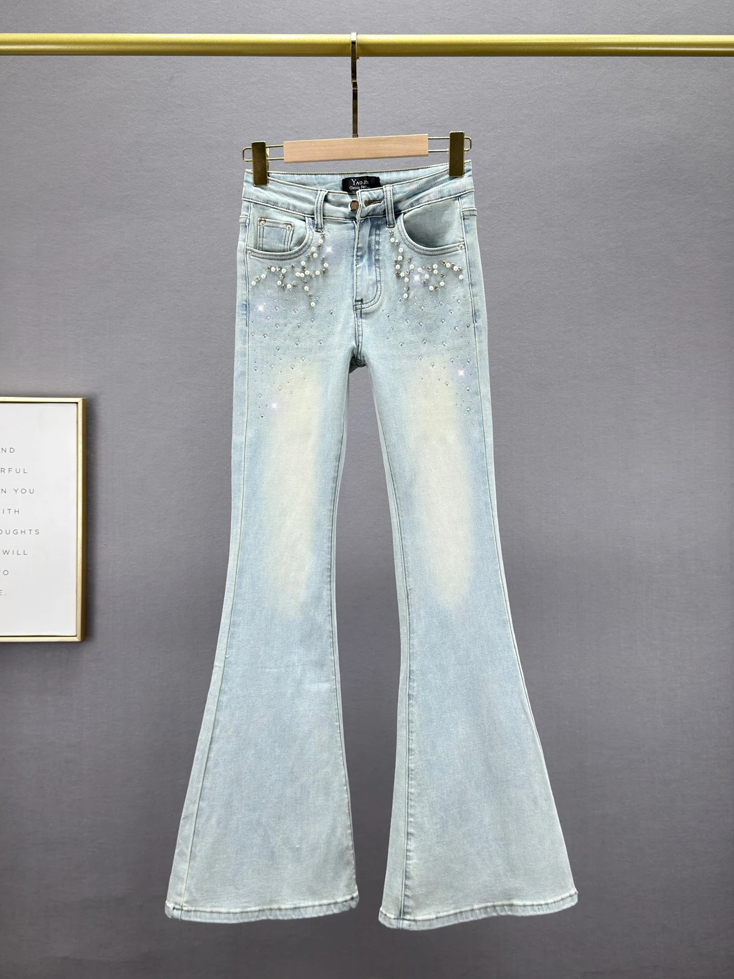 

Женские джинсы с высокой талией, украшенные стразами, эластичные, весна 2026, новинка, облегающие, длинные, расклешенные, европейский стиль, плотная ткань