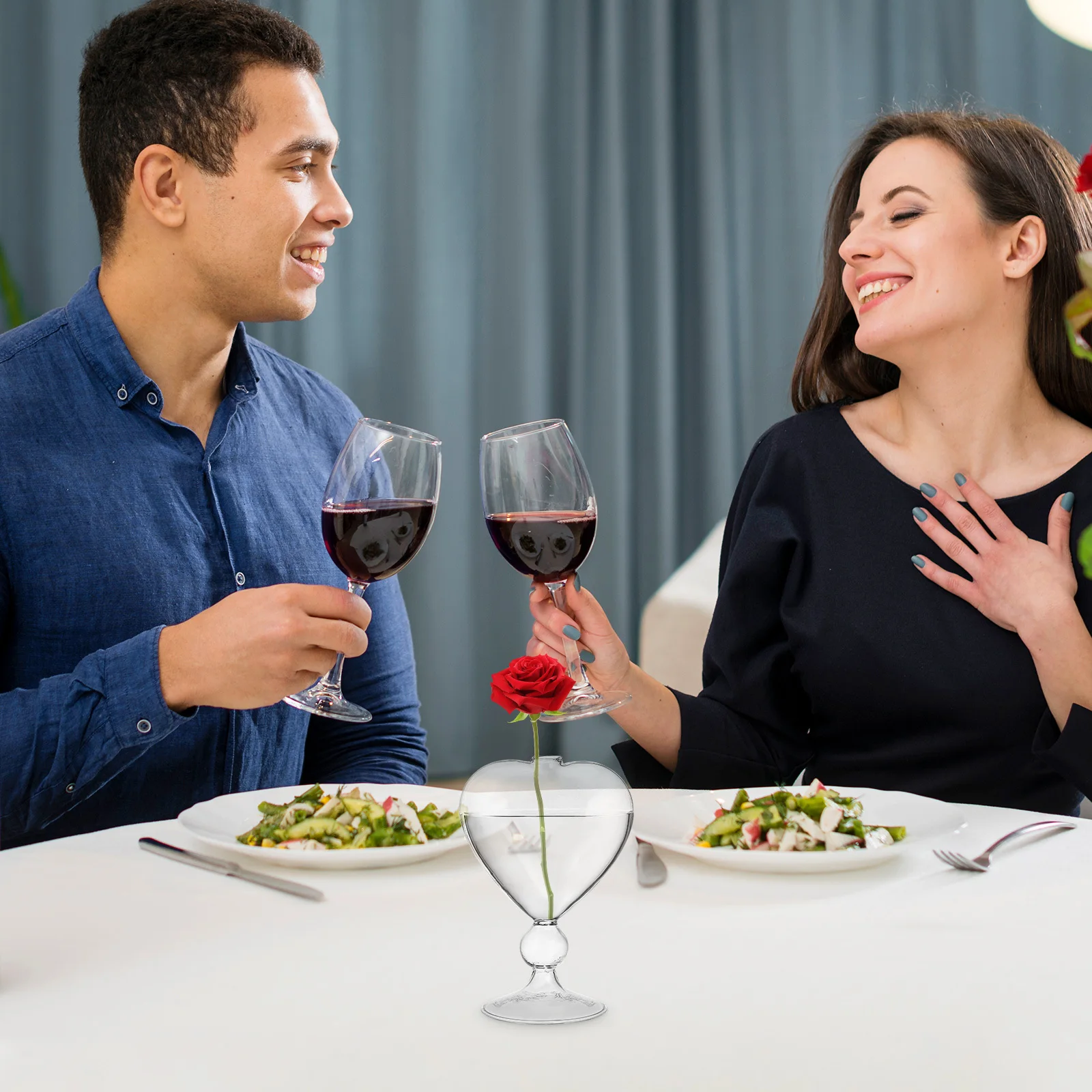 

Creative Home Decoration Glass Planter Heart Plants Design Flower Vase Pot for Small Shape Transparent