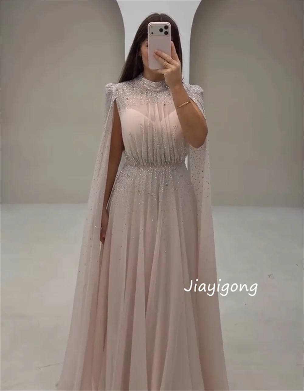 تخصيص الرسمي الشيفون الطية مطرزة ألف خط SScoop الرقبة فساتين حفلة موسيقية طويلة فاخرة حزب أحجام رائعة المتاحة