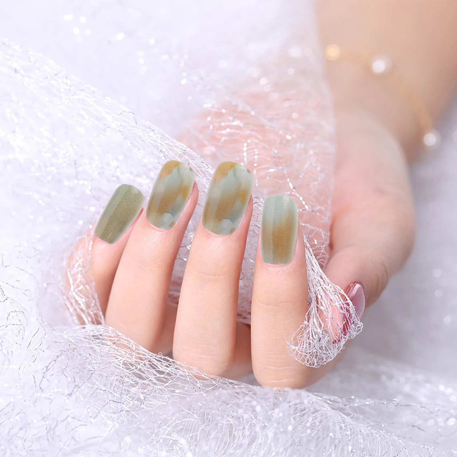 

1Set Five-Petal Flower Fake Nails Stylish Full Cover Plastic Press on Nails for Women Quick Easy Application Long-Lasting False