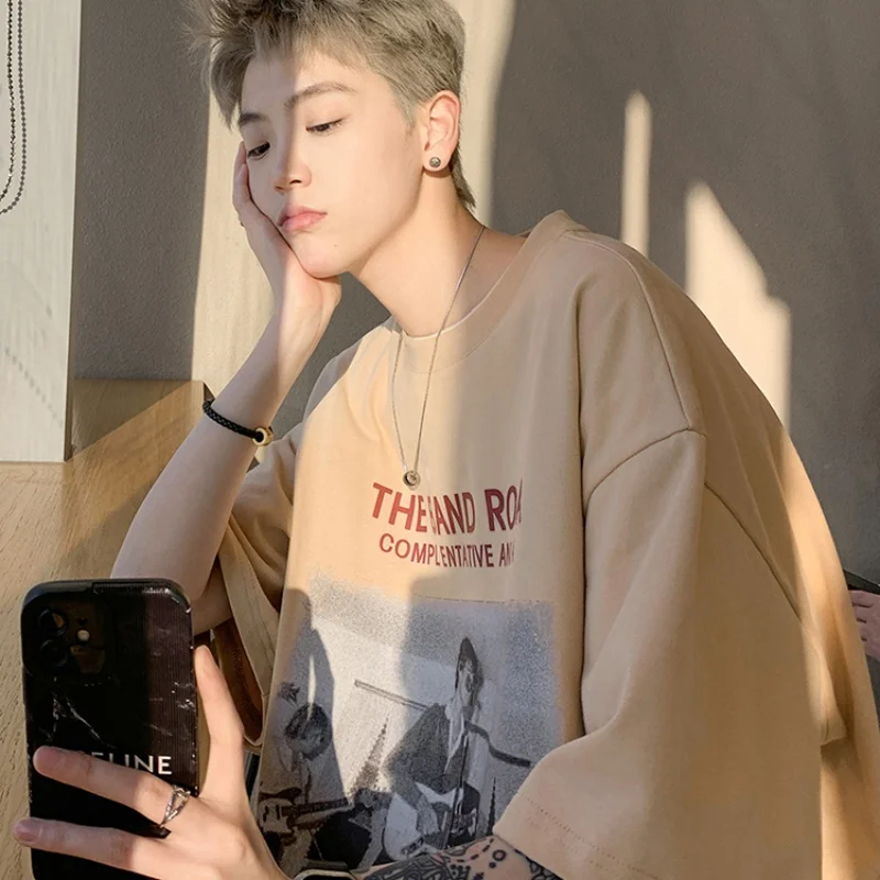 Męska koszulka oversize z nadrukiem w stylu hip-hopowym, luźny krój, modna koszulka na lato, casualowa koszulka o luźnym kroju.