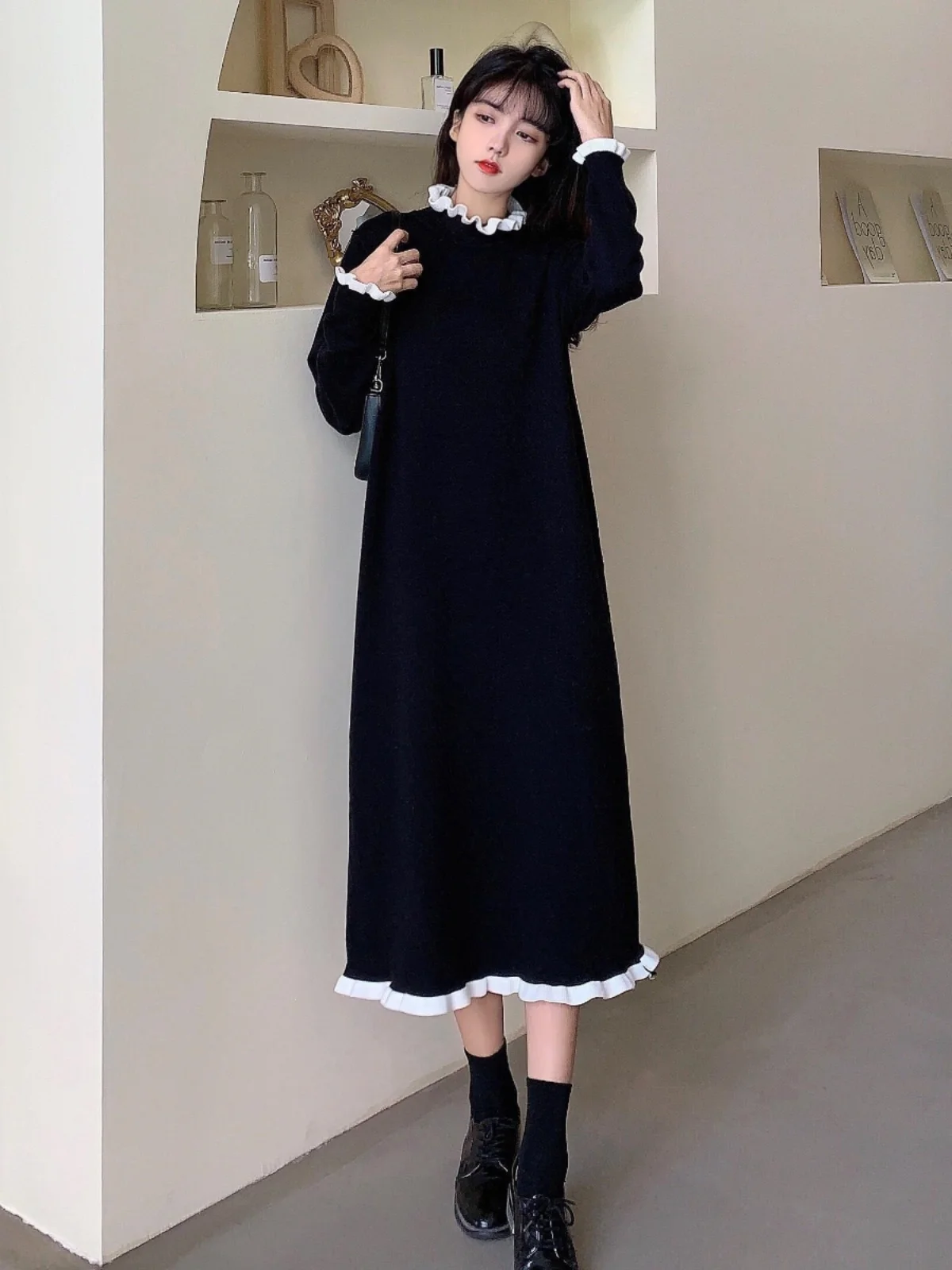 plus Size Autumn Winter Black Knitted Dress Women's Loose Fit Knee-Length A-Line Base Layer Long Dress Comfortable Elegant