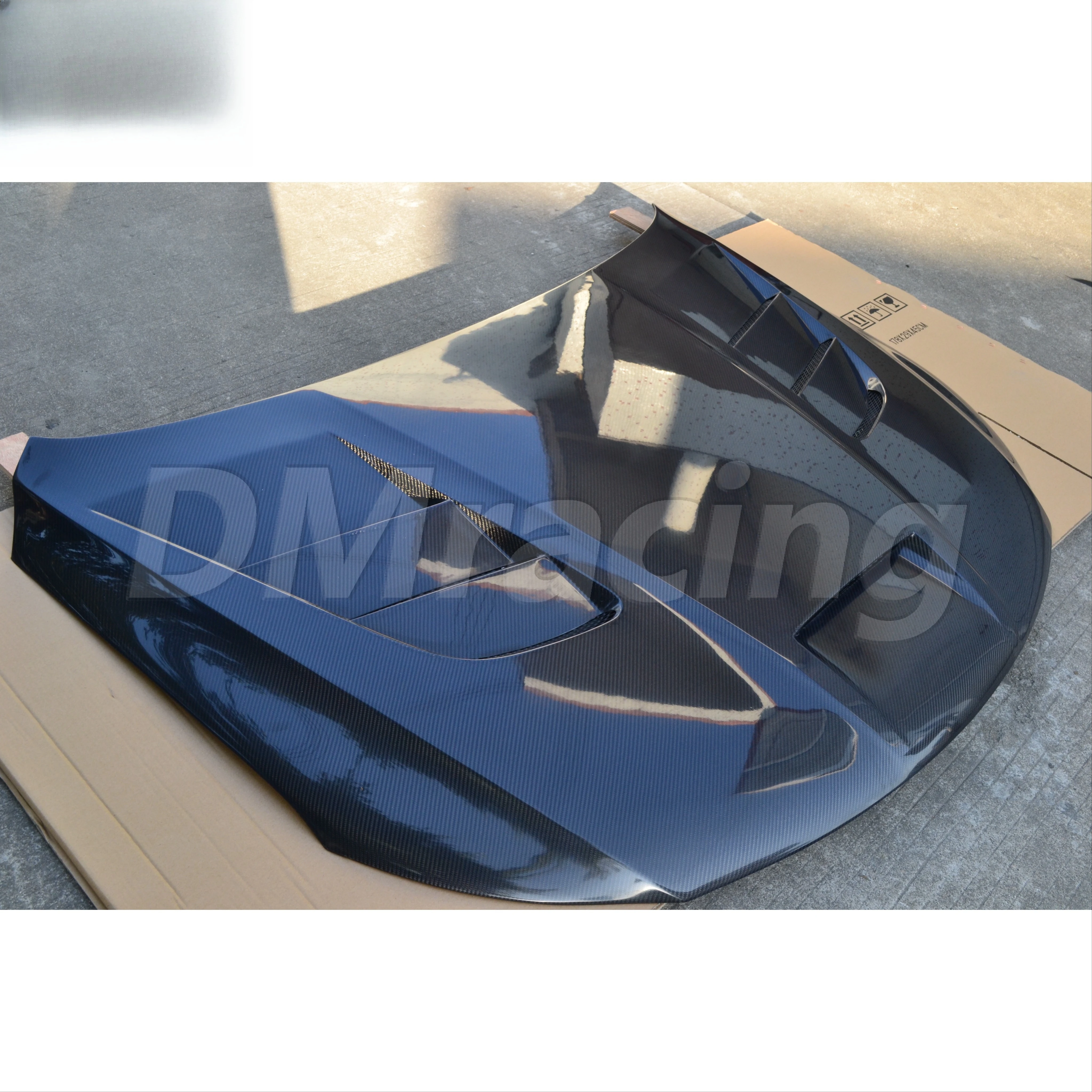 

CCDM Type Carbon Fiber Ventilation Hood for 2009-2012