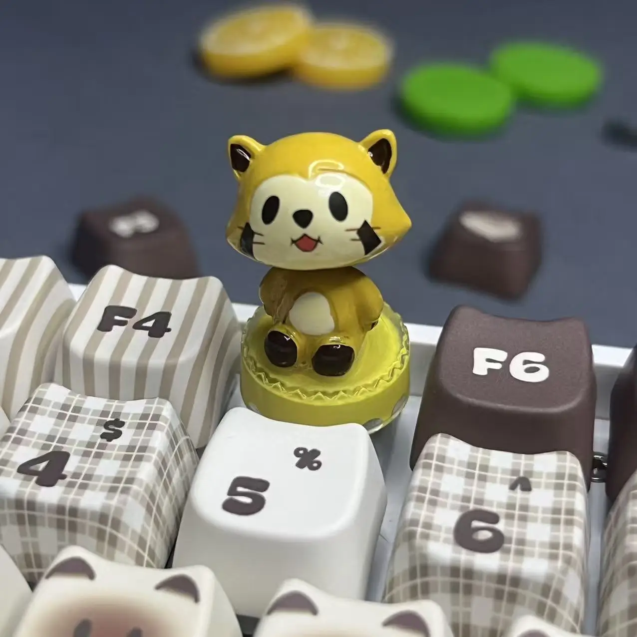 Picture 7: Cute and super cute shaking little fox keycaps yellow punk games mechanical keyboards cartoon anime creative keycaps