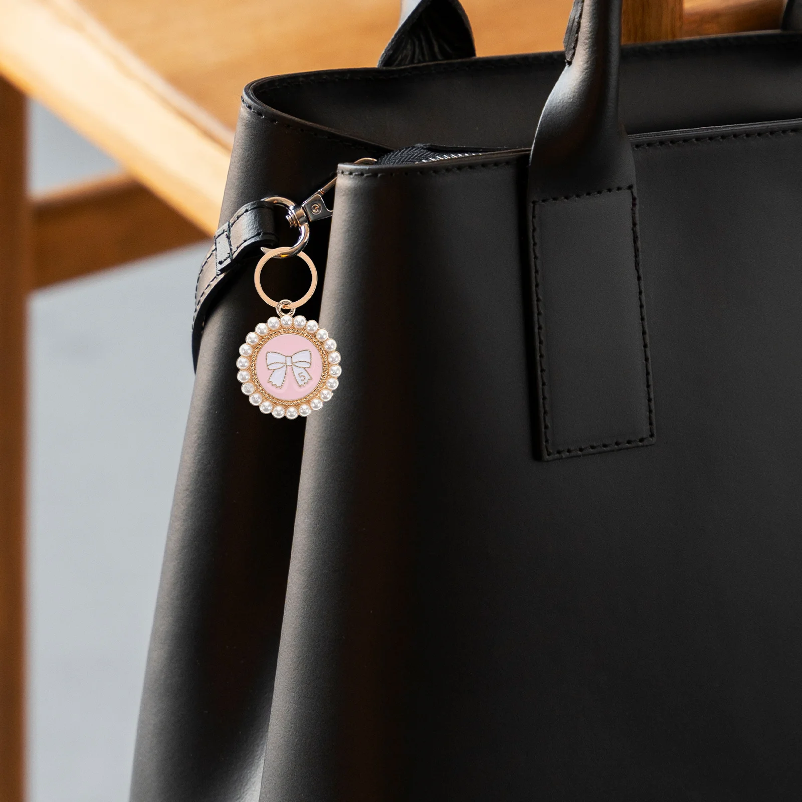 20개 진주 리본 매듭 참 장식품 아연 합금 펜던트 DIY 보석 제작 팔찌 목걸이 귀걸이 열쇠고리용