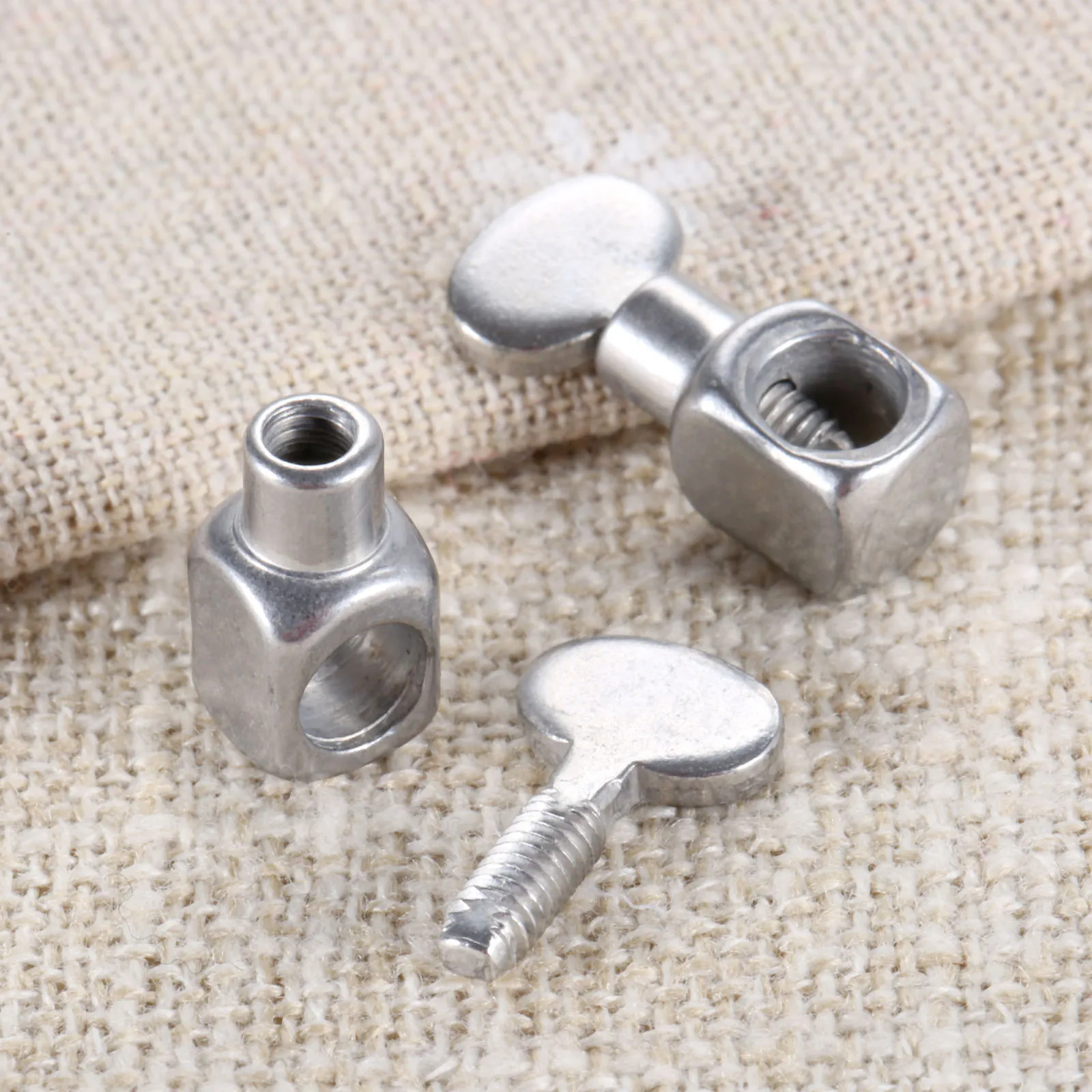 2pcs Old Style Foot Sewing Machine Metal Needle Clamp Industrial Sewing -Machines Accessories Parts