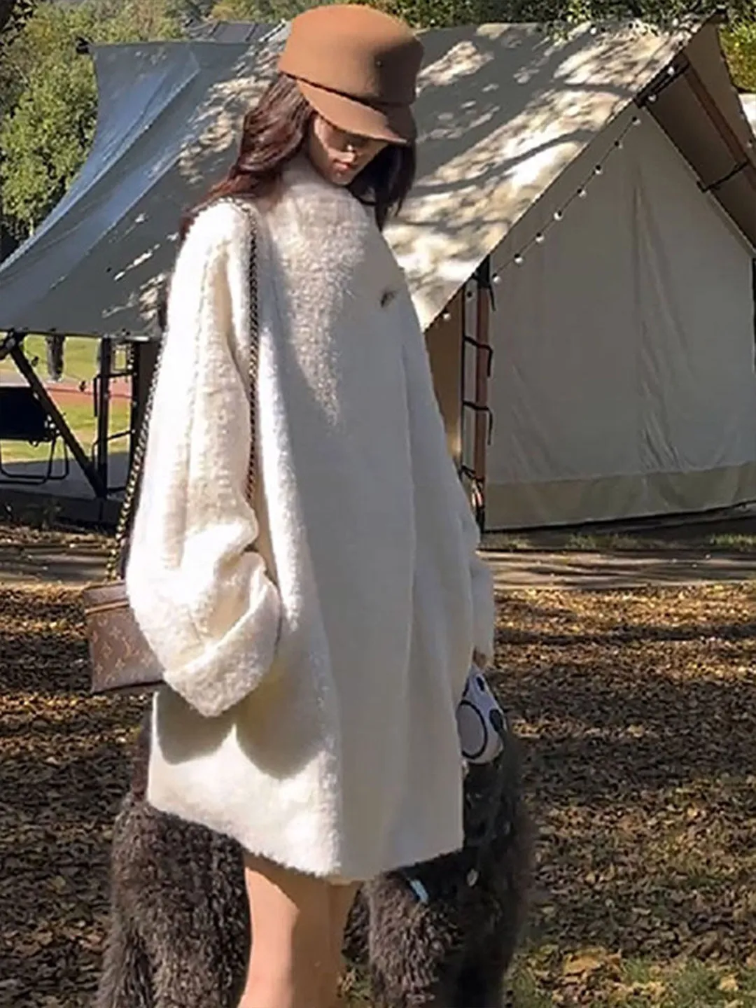 

Корейское повседневное пальто с длинными рукавами и воротником-стойкой из овечьей шерсти, новинка 2026 года, с косыми пуговицами, приталенное, средней длины, женское