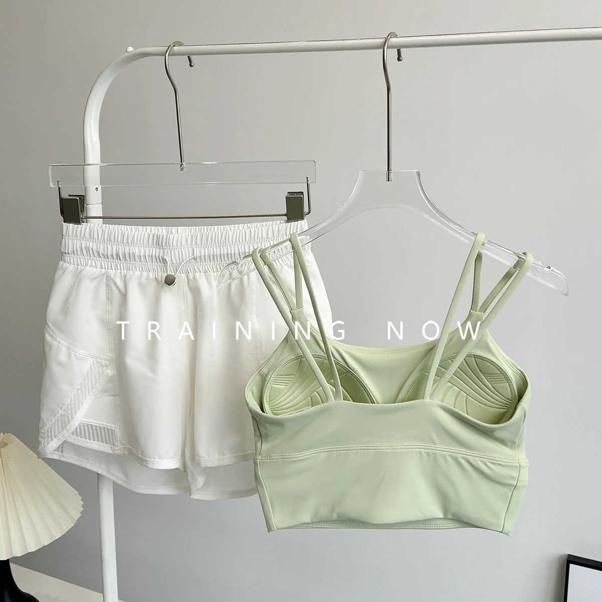 

Running sports suit for women in summer 2025 new fashion yoga suit for gym quick-drying morning jogging exercise two-piece set