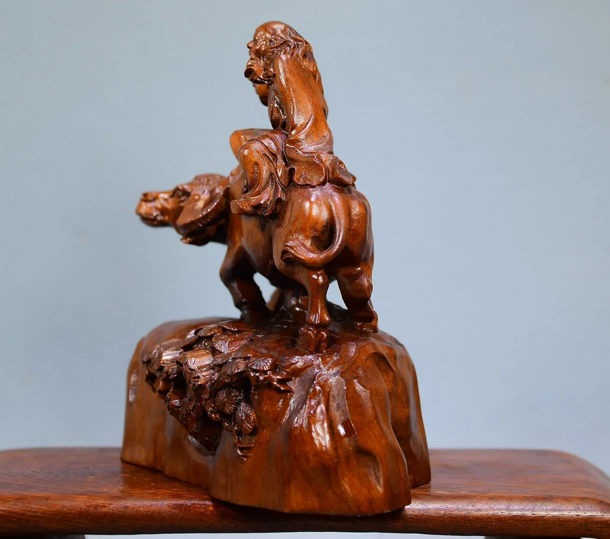 Old Boxwood Laozi is out of customs sit Black Ox immortal Taoism ancestor study screen Amass wealth Ornaments