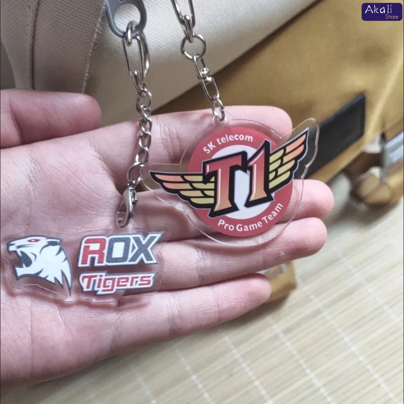 LLavero con logotipo del equipo LOL Esports para Fans T1 IG FPX G2 WE EDG, accesorios para juegos, colgante de Metal, abalorio para bolso, regalo para jugadores