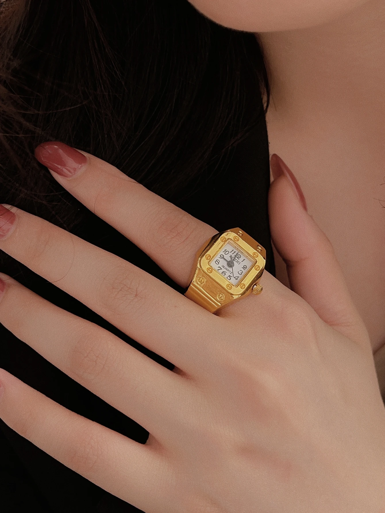 Mini Vintage Finger Ring Watch Round Creative Quartz Watches Fashion Couple Watches Accessories