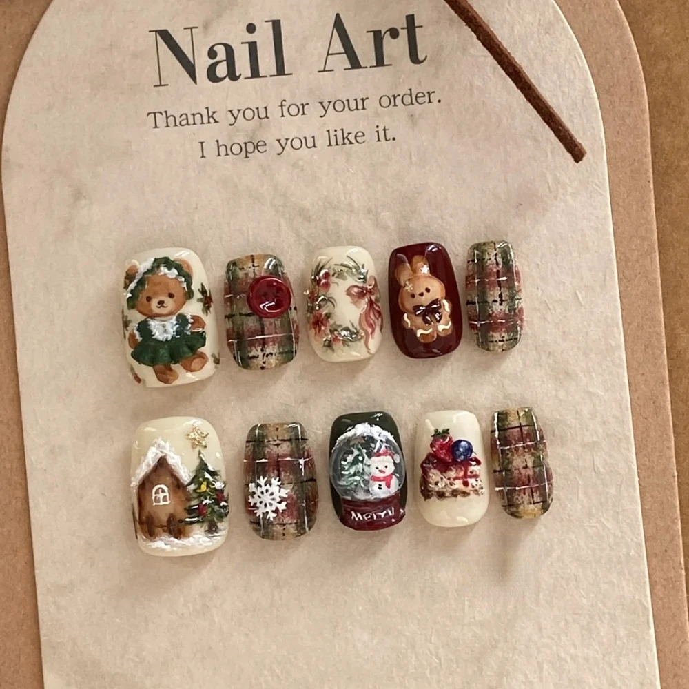 10 Pcs Handmade Press On Nails 2024 Christmas New Luxury Cute Oval Bear Limited Short Fake Nails Design Art DIY Nail with Set