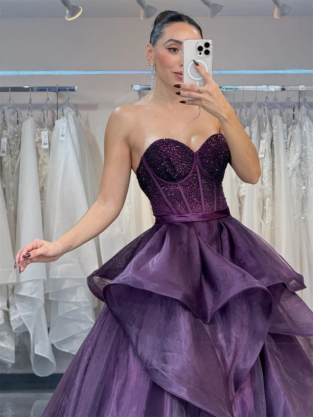 كاثي مخصص الأرجواني الحبيب الرقبة المتدرج كشكش فستان الحفلة الراقصة مشد بلا أكمام vestidos de noiva الراين مساء رسمي