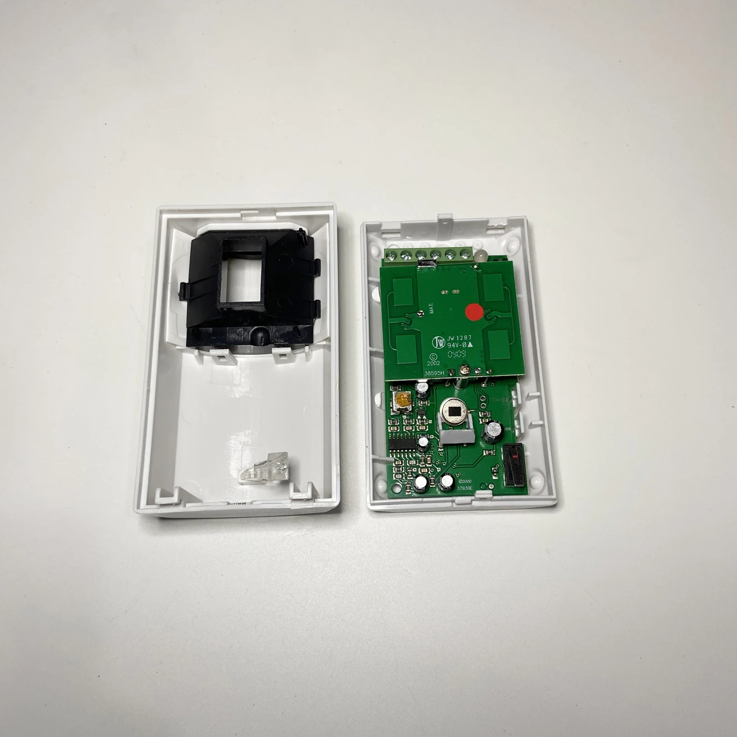 1Pcs Indoor Use Wall Mounted 12Vdc Infrared Microwave Combined Detector PIR Motion Sensor Intruder Alarm Relay Signal Output