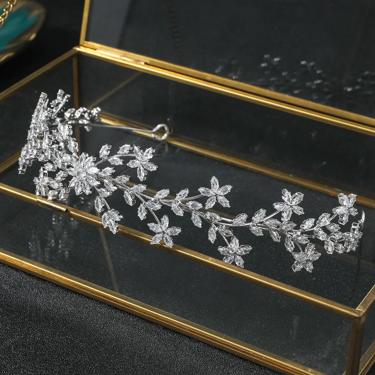 

Cubic Zirconia Bridal Headbands Tiaras For Wedding Headpieces Luxury Sliver Crowns Tiaras For Women Diadem Hair Jewelry Hairband