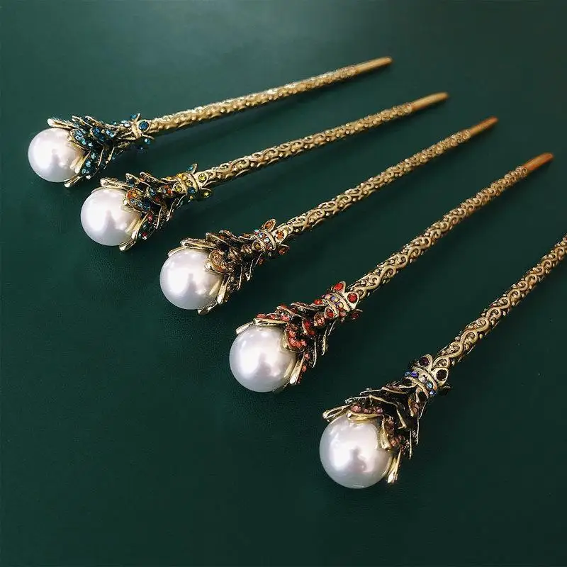 Antiker Goldener Geschnitzter Haarstab mit Kunstperlen und Bunten Strasssteinen für Hanfu, Hochzeiten, Partys und Tägliche Haardekoration – Detail 3