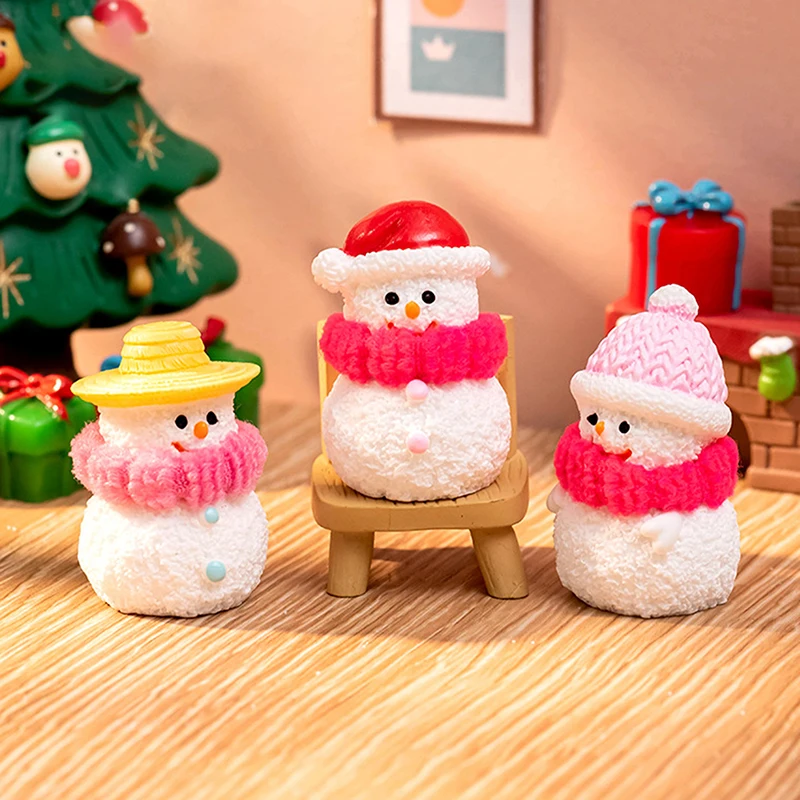 Mini Christmas Snowman Bunny Kitten Micro Landscape Ornaments Car Home Desktop Resin Decoration Christmas Accessories Kids Gifts