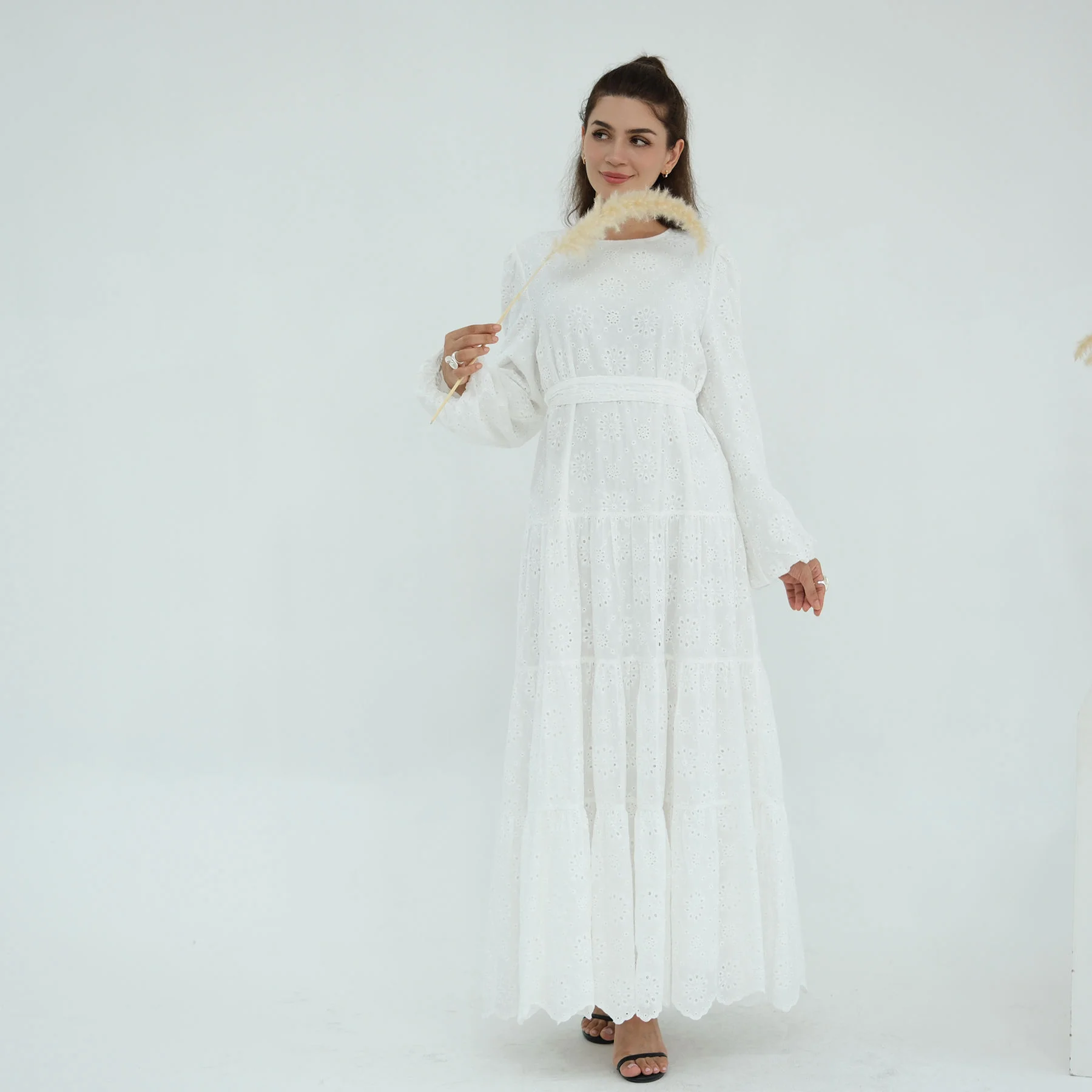 Latest Embroidery Abaya Women Muslim White Dress Eid Dubai Kaftan Ramadan Islam Clothing Arabic Robe Femme Jalabiya Caftan Gown