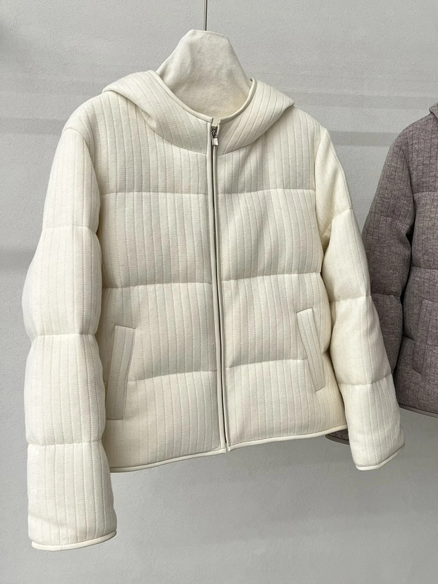 

Autumn/Winter Shimmering Cashmere Knitted Down Jacket - Fashionable, Casual, Versatile, Thick, And Warm Coat For Women