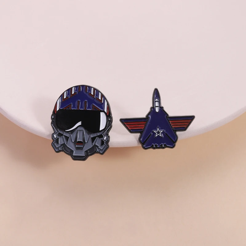 Maverick Air Force Army Military Movie Enamel Pins Aviation Pilot Cool Helmet Brooches Lapel Badge Jewelry Gift for Friends
