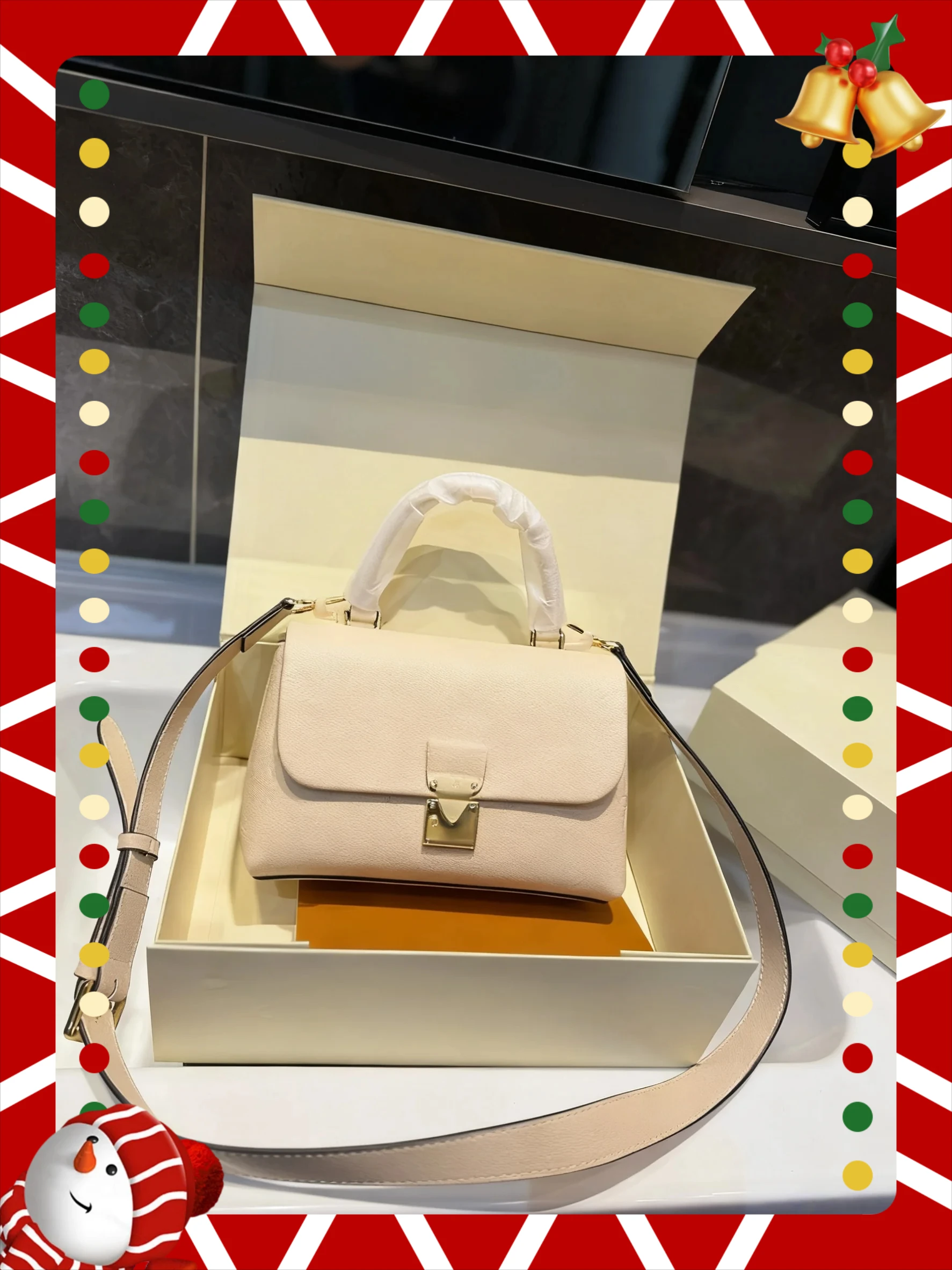 

New SIZE: 25x16 CM Fashionable Versatile bags leather cherry Portable can be carried on the shoulder no boxes