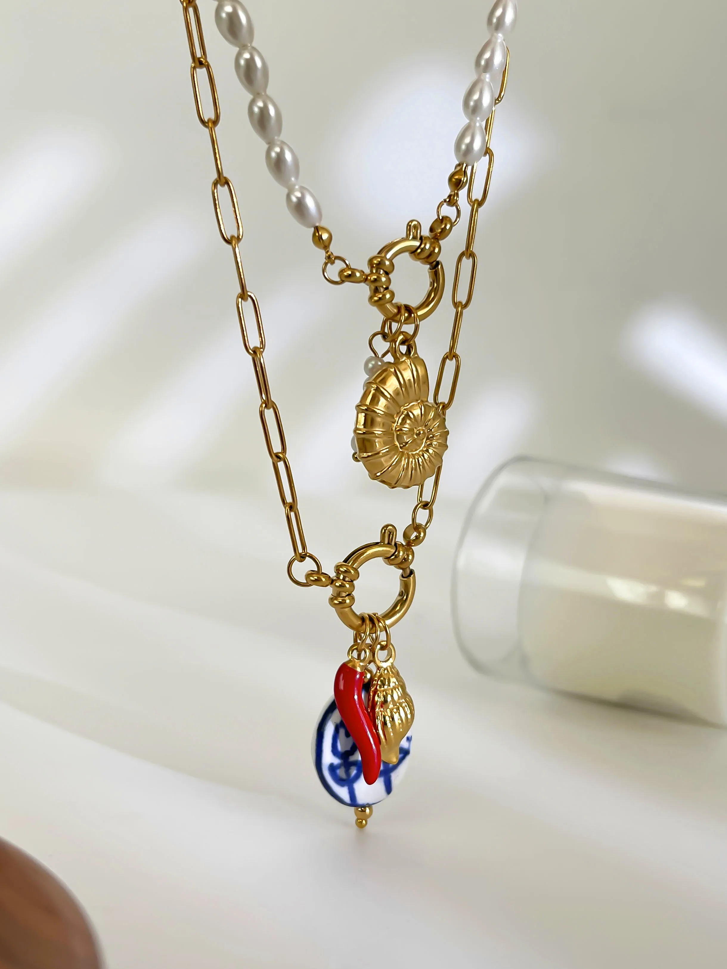 GHIDBK البوهيمي الأحمر المينا الفلفل الحار السيراميك تقليد اللؤلؤ محارة المرأة قلادة قلادة الفولاذ المقاوم للصدأ مجوهرات ساحرة ﻿