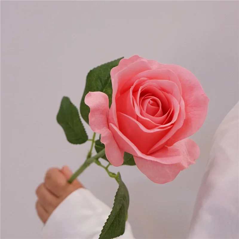 5 Stück/Set Künstliche Feuchtigkeitsspendende Rosen mit Echtem Touch, Blumen für Brautsträuße, Hochzeitsdekoration, Rosen für Heimdekoration, Ornamente, Party-Blumen – Detail 6