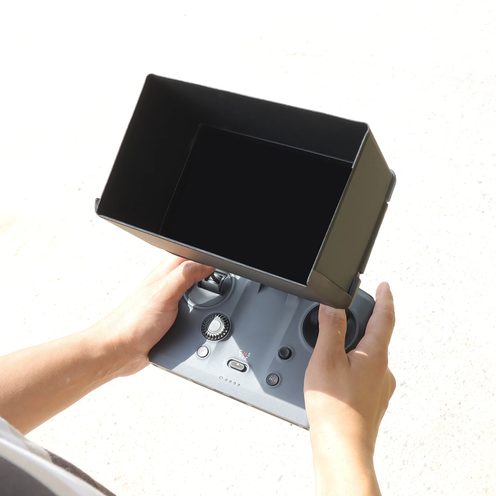 مناسبة لـ DJI Mavic 4Pro للتحكم عن بعد Light Shield RC Pro 2 غطاء حماية مقاوم للخدش