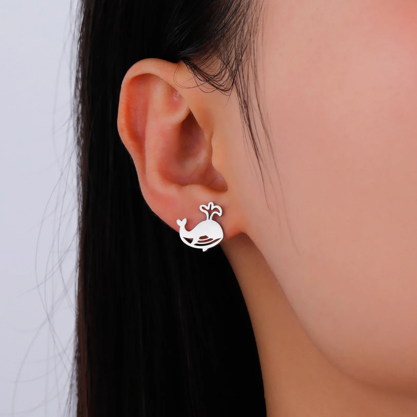 Skyrim Little Whale Stud Earrings Stainless Steel Women Girls Earring Fashion Ocean Sea Animals Jewelry Birthday Gift Wholesale