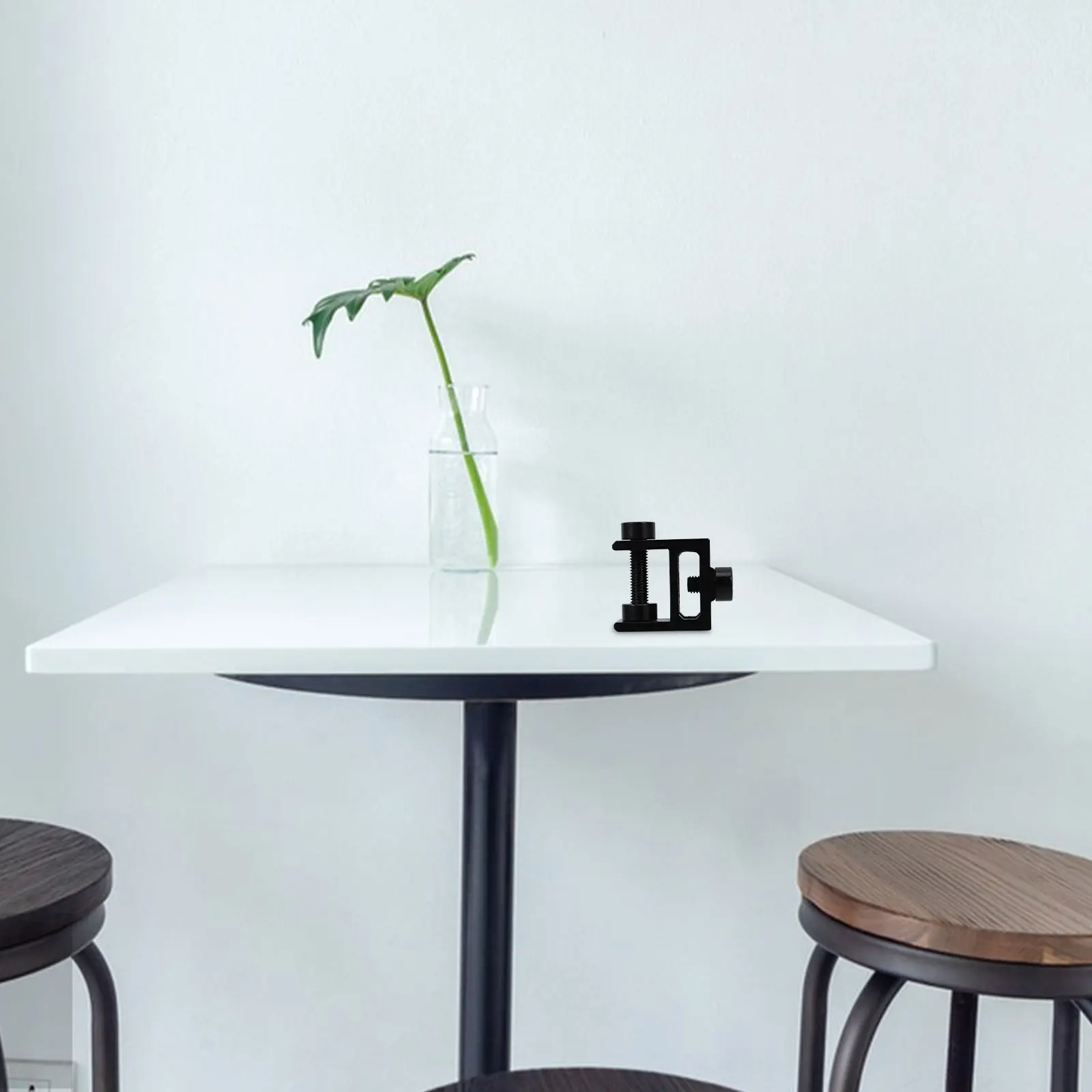 

Aluminum Alloy Table Lamp Bracket Adjustable Clamp Desk Light Mounting Holder for Camping Outdoor Lighting Stable Clip