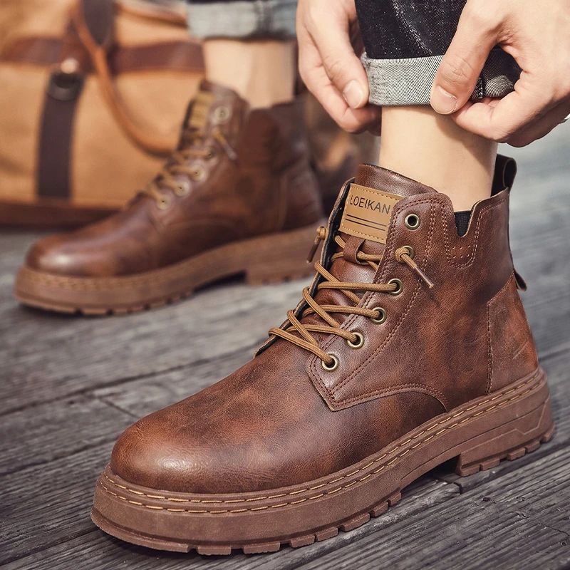 Herren High-Top Freizeitstiefel aus Kunstleder mit Schnürung, dicker rutschfester Blocksohle und genähten Details für den täglichen Einsatz in der Stadt. – Detail 9