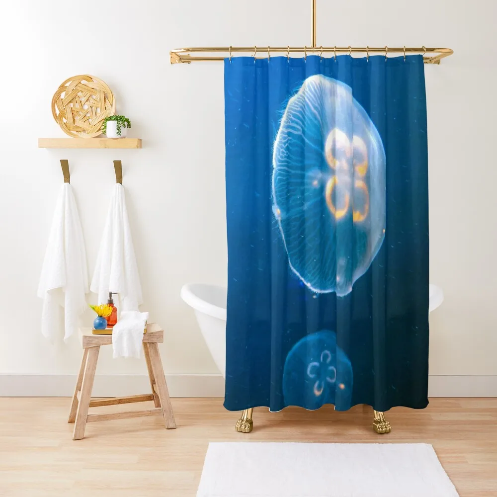 Serenely Floating Jellyfish Shower Curtain Waterproof Shower And Anti-Mold Waterproof Fabric Bathroom For The Bathroom Curtain