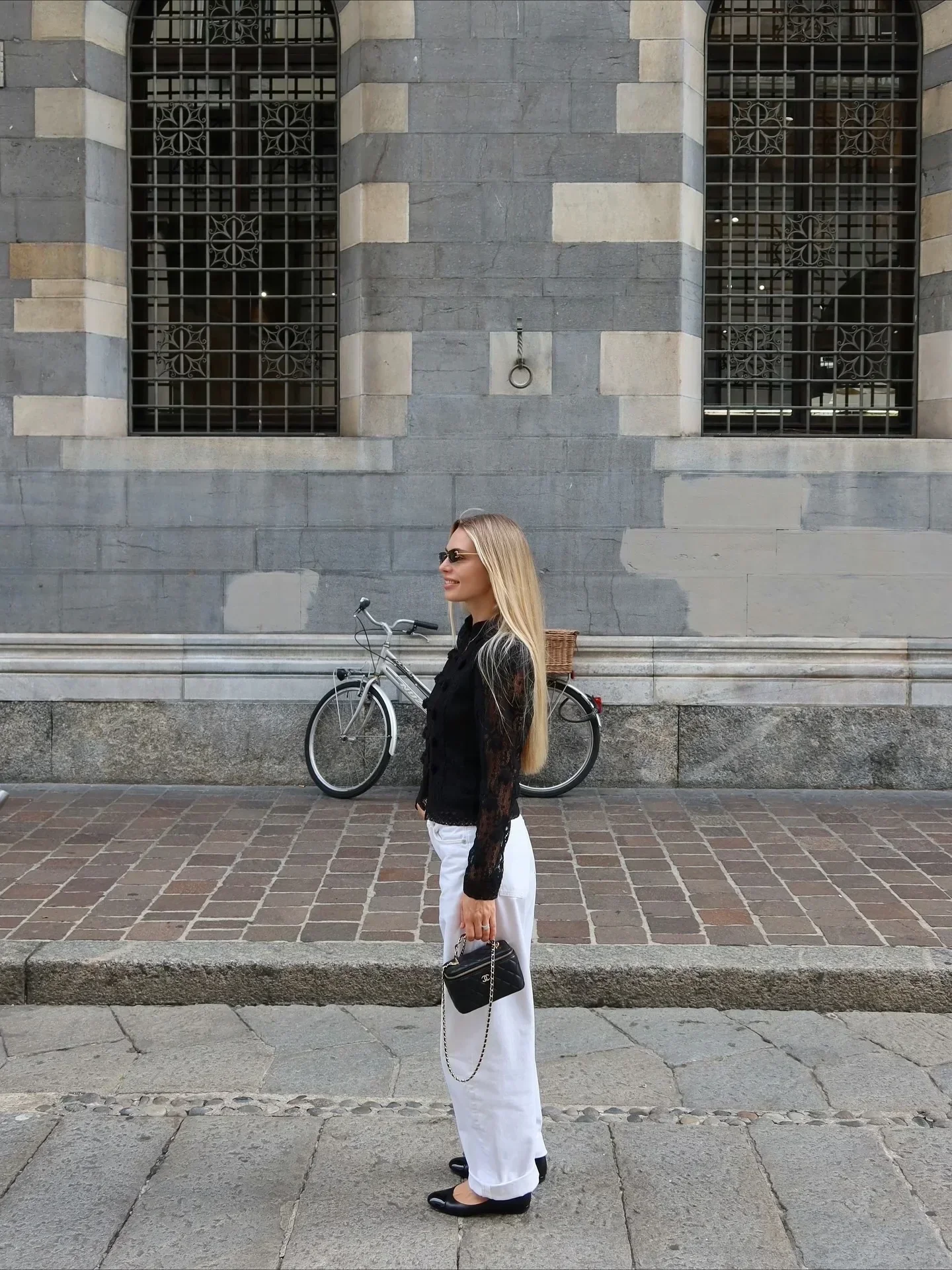 قطع علوية مثيرة لامعة مفرغة للنساء بياقة مستديرة شفافة من خلال سترة فضفاضة بأكمام كاملة 2025 بلوزات شاطئ عطلات غير رسمية أنيقة جديدة #2