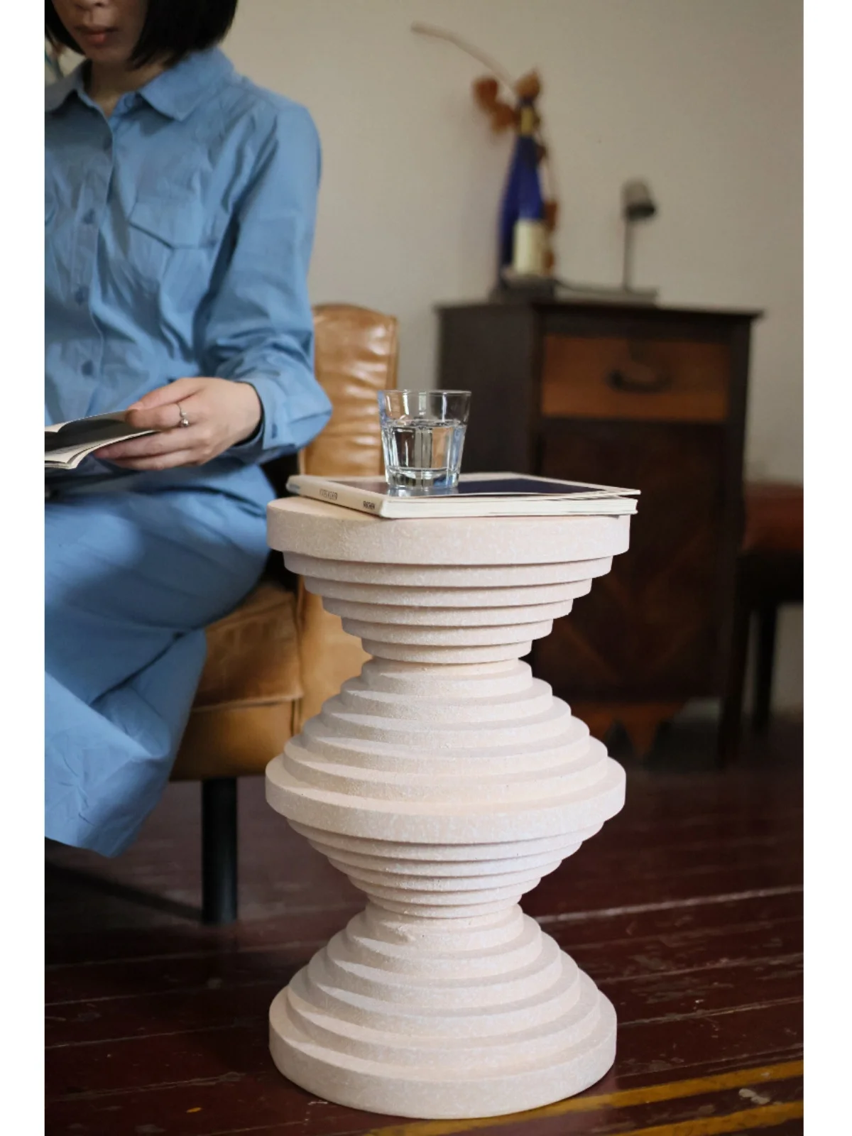 Nordic Light Luxury Style Side Table Modern Home Art Decoration Simple Coffee Cement Material Cylindrical Shape Step Shape Table
