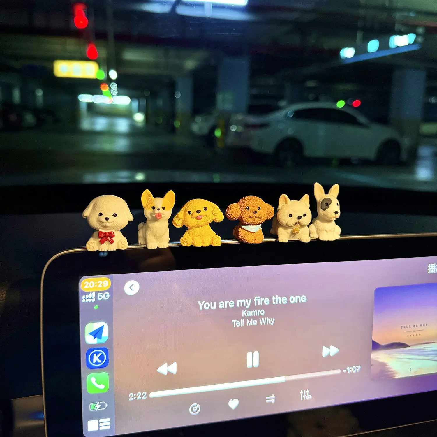 6 Stück Hunde-Auto-Ornamente, niedliche kleine Hunde-Puppen für die Mittelkonsole, Display-Bildschirm, Dekoration für Elektrofahrzeuge, Innenraumzubehör – Detail 2