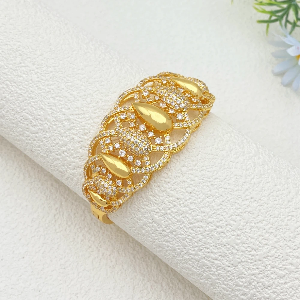 

Flora Gold Plated Copper Simulated Zircon Jewelry Set for Women Bracelet Ring Necklace Earrings Perfect Nigeria Festival Gift