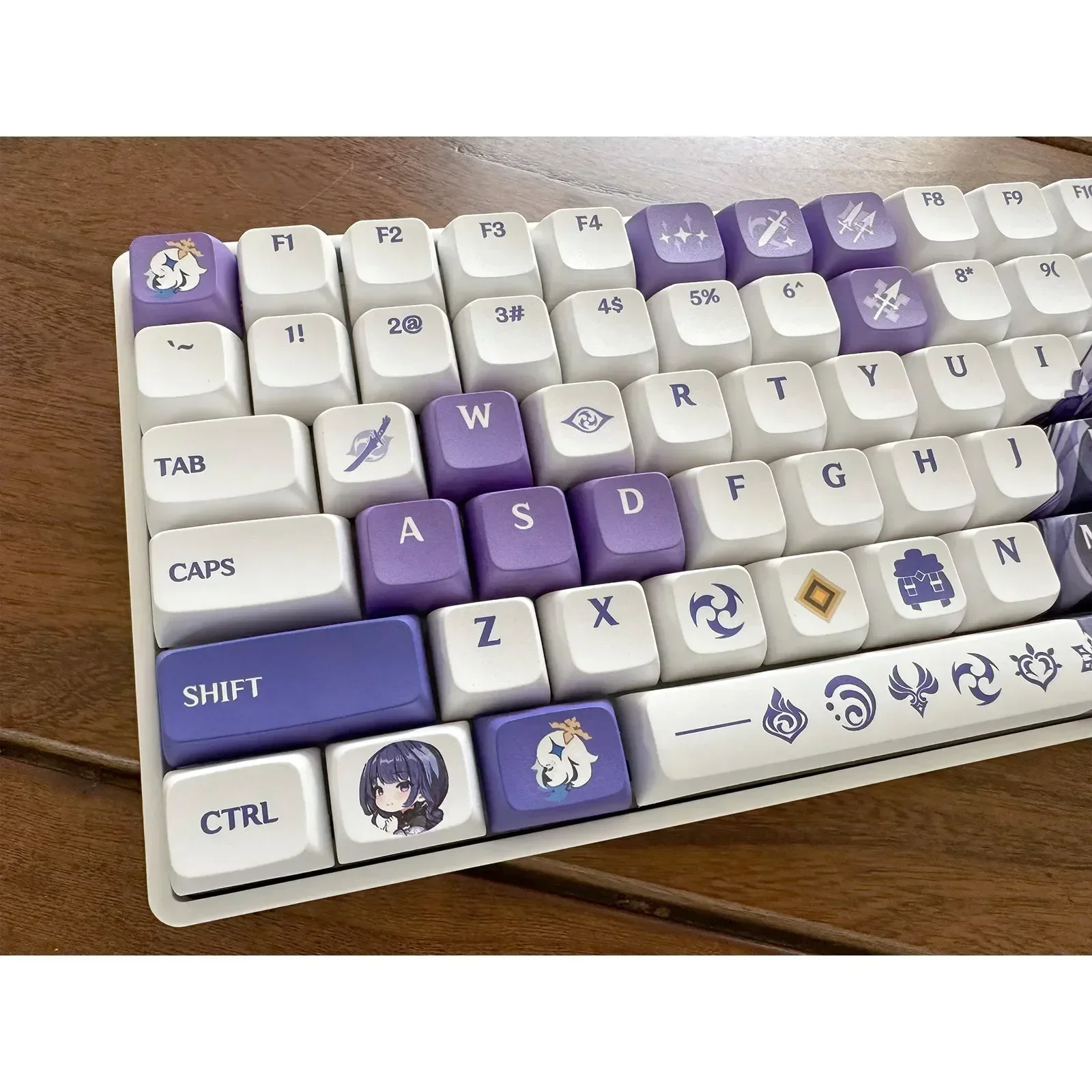 Genshin Impact Furina Wriothesley Mechanical Keyboard with Dye-sublimation 100 Keys PBT Plastic Keycaps