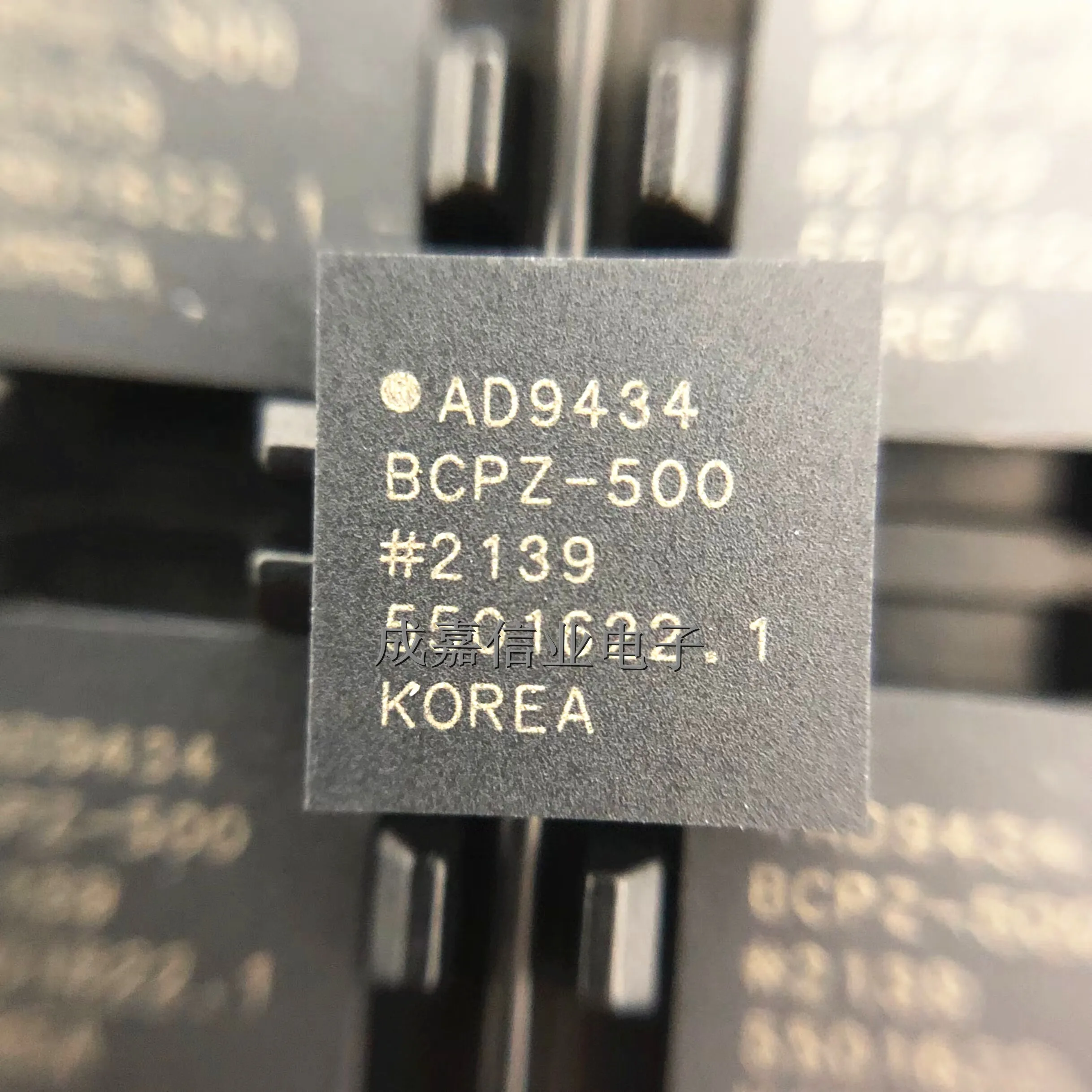 1pcs/Lot AD9434BCPZRL7-500 LFCSP-56 AD9434BCPZ-500 Analog to Digital Converters - ADC Operating Temperature:- 40 C-+ 85 C