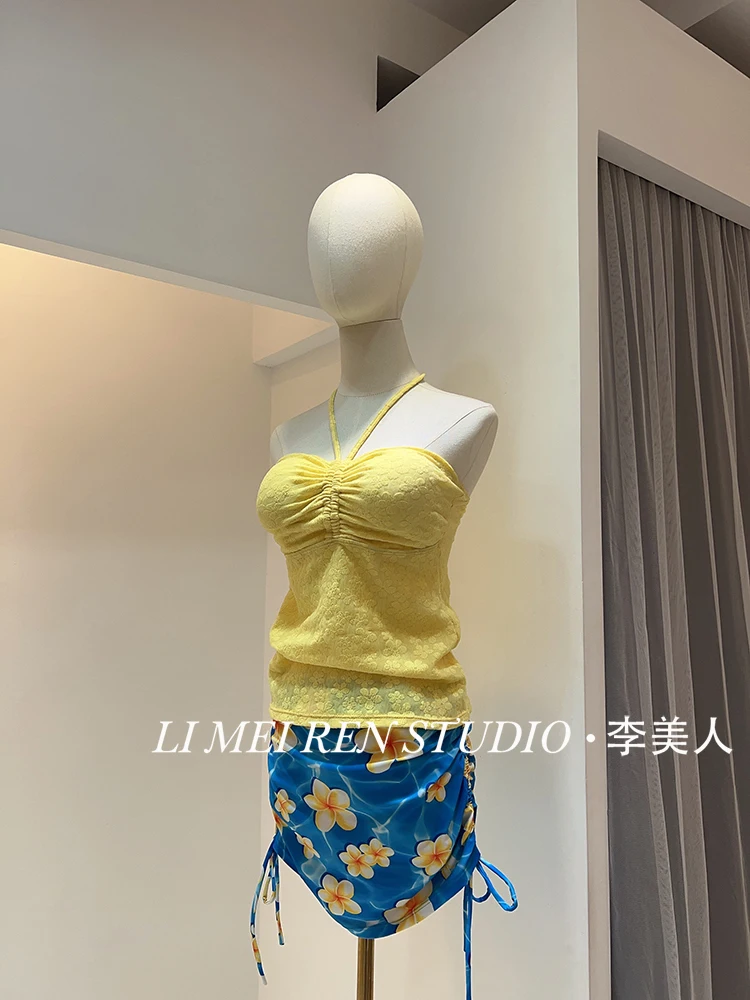 

New Hot Girl Set Yellow Hanging Neck Strap Top, Hip Wrapping Short Skirt, Split Swimsuit, Bikini 3-Piece Set