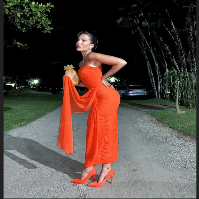 Knöchellange Ballkleider aus orangefarbenem Chiffon, maßgeschneiderte plissierte trägerlose Abendkleider, elegantes Meerjungfrau-Spezialformales Partykleid