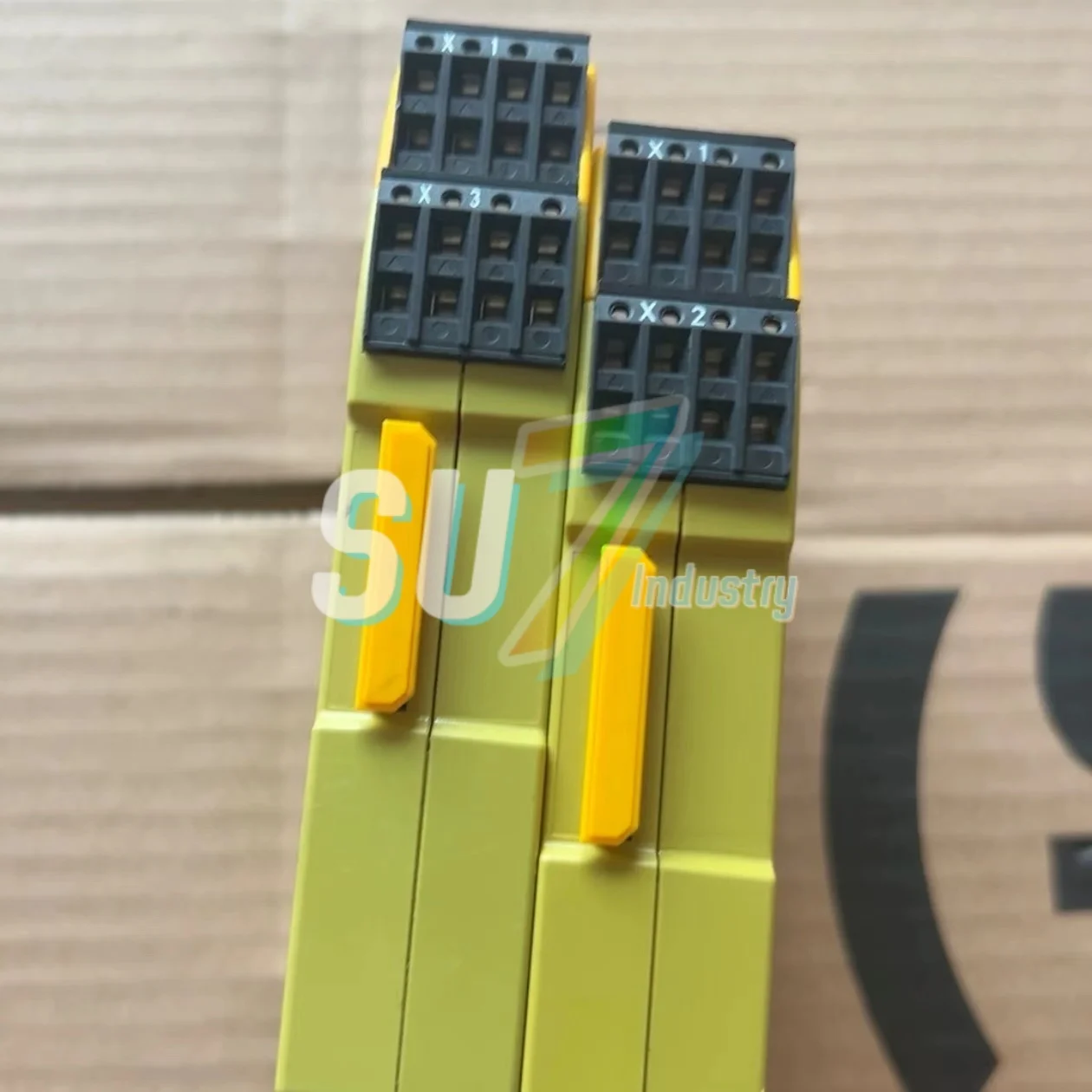 新入荷 倉庫 751104 751105 セーフティリレー