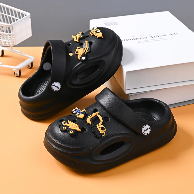 

Детские сабо с подвесками-экскаваторами, новая модель, летние пляжные шлепанцы для мальчиков, спортивные сандалии для прогулок