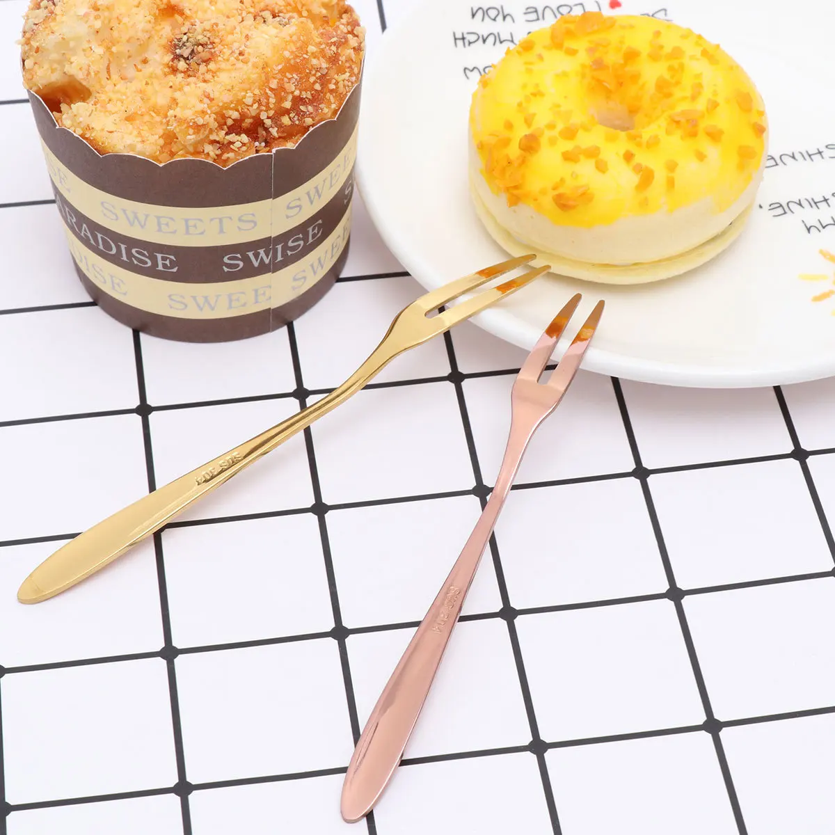 

2pcs Stainless Steel Fruit Forks Two-Tines Dessert Cake Tasting Fork Mini Flatware For Cocktail Appetizer Pastry Salad Party