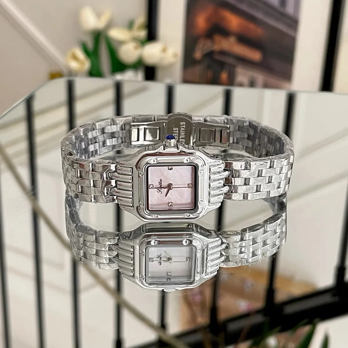 New Square Steel Strip Small Dial Colorful Mother of Pearl Face Rhinestone Women\'s Watch Elegant Business Quartz Watch