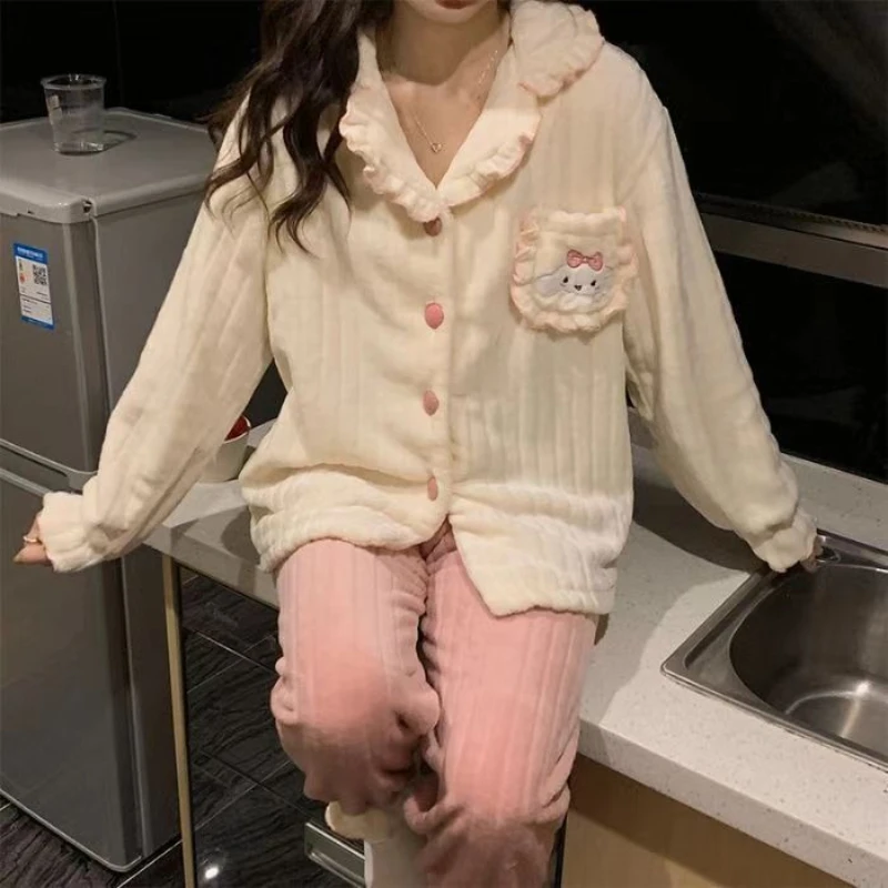 Pigiama Cinnamoroll stile Ins per ragazze autunno inverno velluto corallo più ispessimento caldo e dolce può essere indossato fuori dai vestiti per la casa