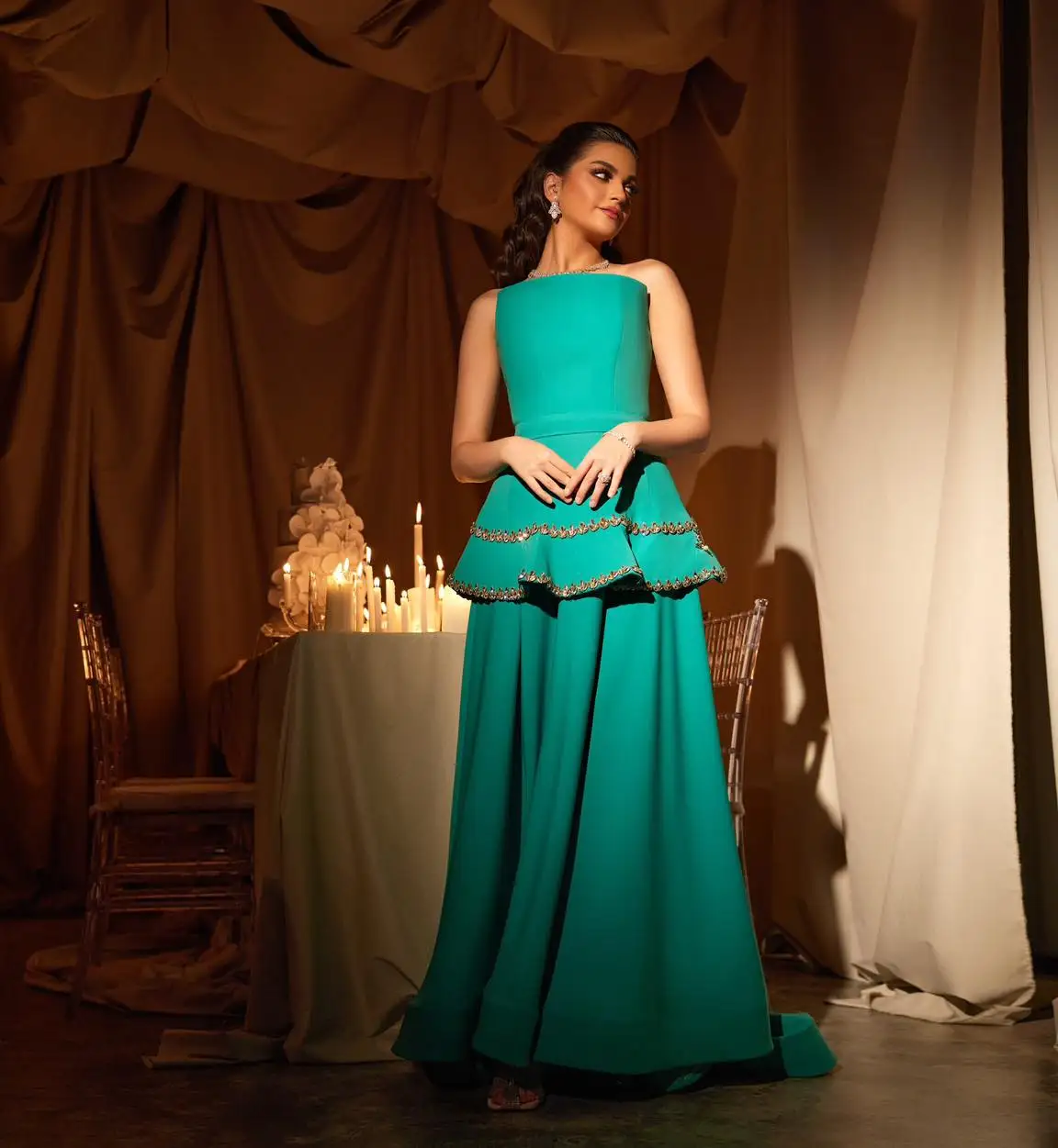 

Vintage Green Evening Dresses A Line Strapless Dubai Prom Gowns Formal Beaded Vestidos de Fiesta Customized Floor Length