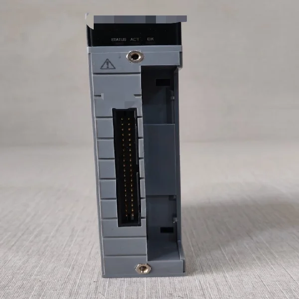 

Aab841 Aab841-s50 Analog Input/output Module