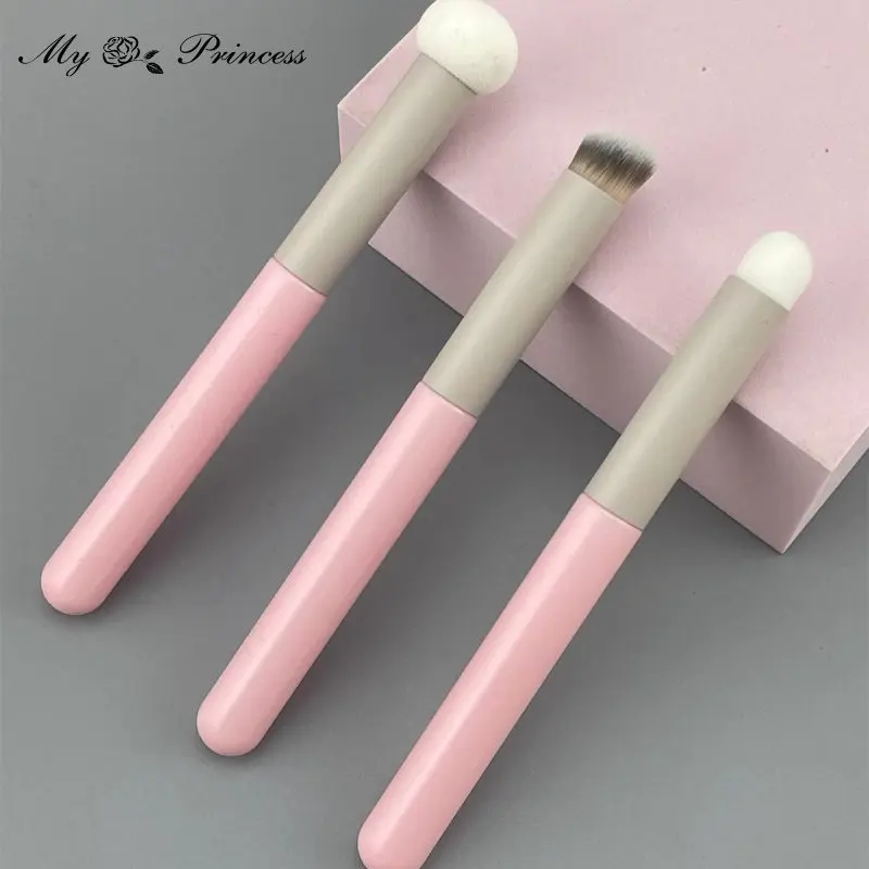 Small Mantou Concealer Brush Sponge Head Soft Hair Makeup Brushes Powder Foundation Fine Concealer Natural Blending Brush