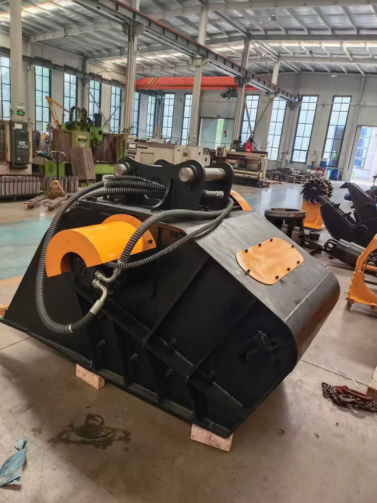 Powerful Excavator Crusher Bucket for Large-Scale Crushing Operations Heavy-Duty Performance